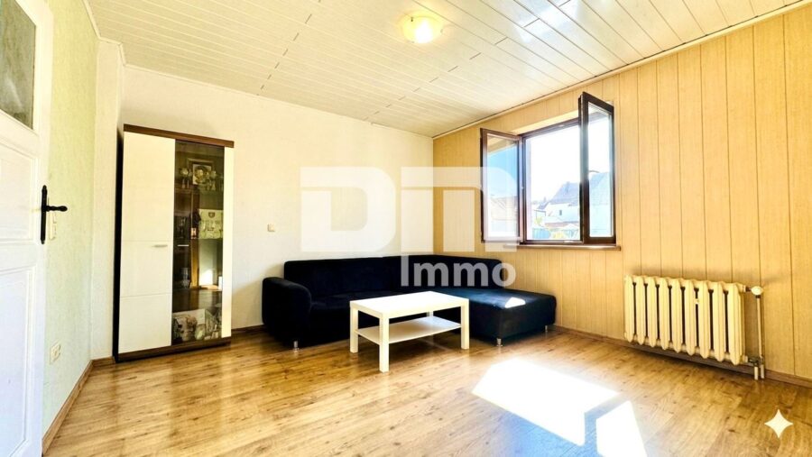 Schönes Wohnhaus mit Doppelgarage, Terrasse und Nebengelass in Traumlage - EG Wohnzimmer